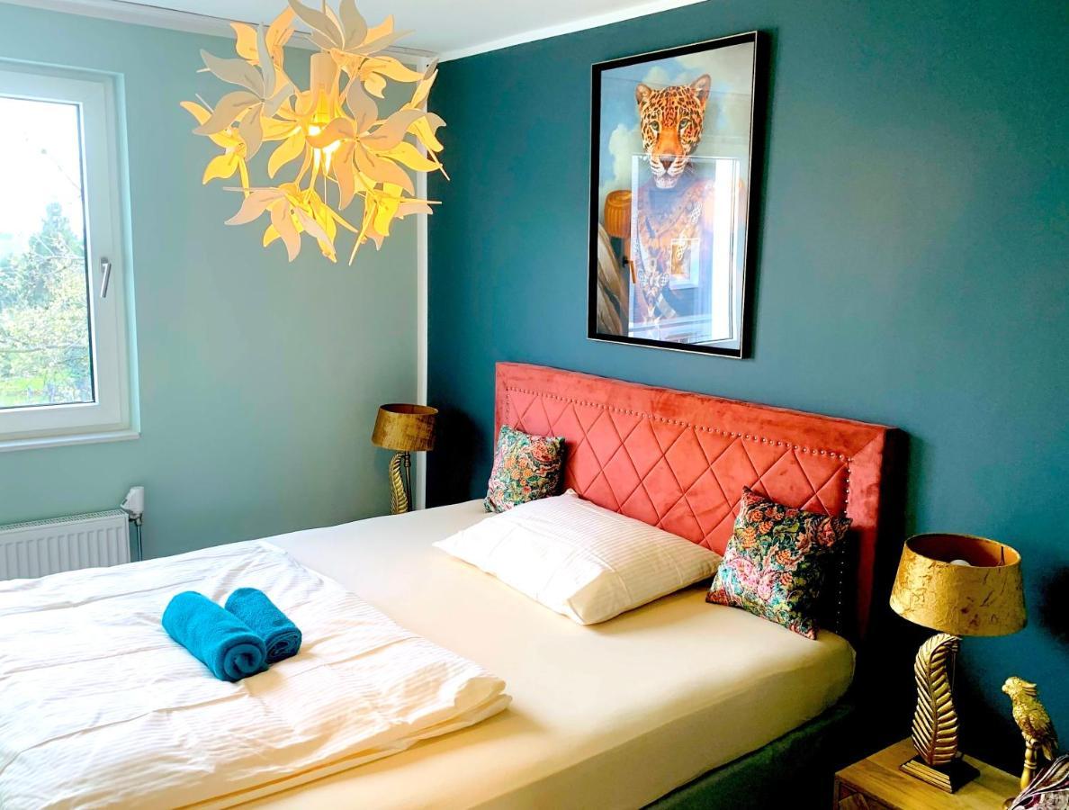 Besotel Mettmann-Schicke Fewo Oder Apartments Naehe Golfplatz Gruiten Und Neandertal Mit Glasfaser Wlan Und Parkplatz-Viele Schlafzimmer Mit Bad En Suite Экстерьер фото