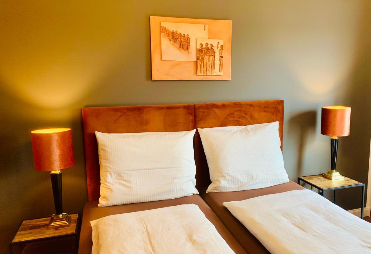 Besotel Mettmann-Schicke Fewo Oder Apartments Naehe Golfplatz Gruiten Und Neandertal Mit Glasfaser Wlan Und Parkplatz-Viele Schlafzimmer Mit Bad En Suite Экстерьер фото