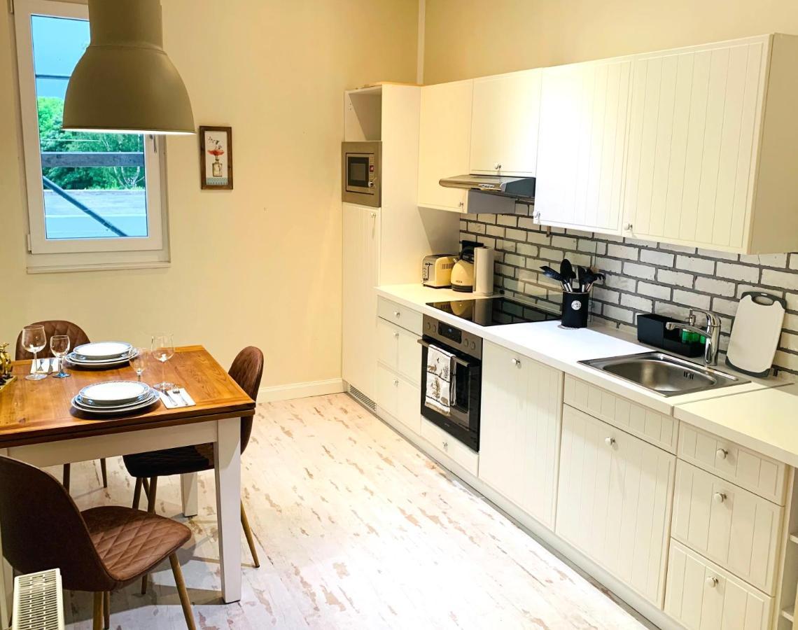 Besotel Mettmann-Schicke Fewo Oder Apartments Naehe Golfplatz Gruiten Und Neandertal Mit Glasfaser Wlan Und Parkplatz-Viele Schlafzimmer Mit Bad En Suite Экстерьер фото