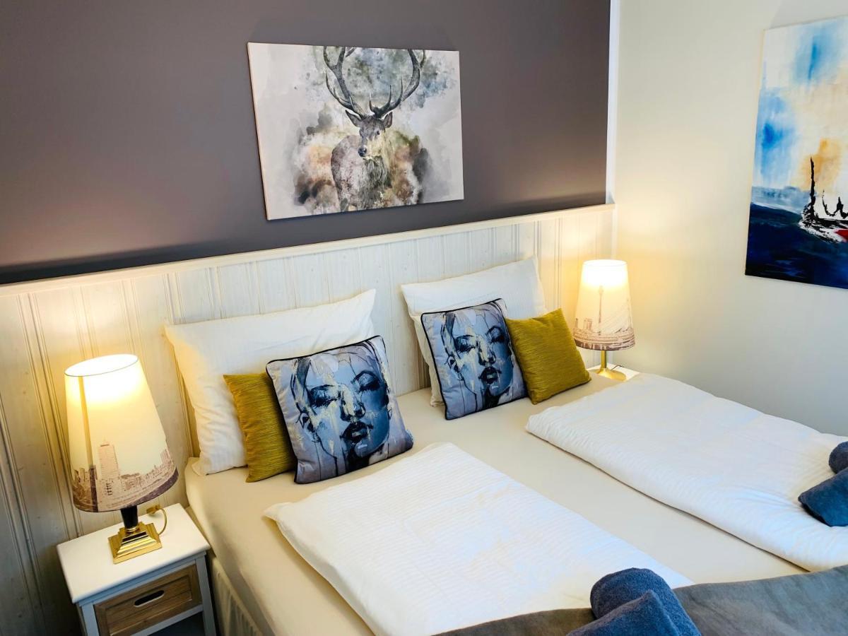 Besotel Mettmann-Schicke Fewo Oder Apartments Naehe Golfplatz Gruiten Und Neandertal Mit Glasfaser Wlan Und Parkplatz-Viele Schlafzimmer Mit Bad En Suite Экстерьер фото