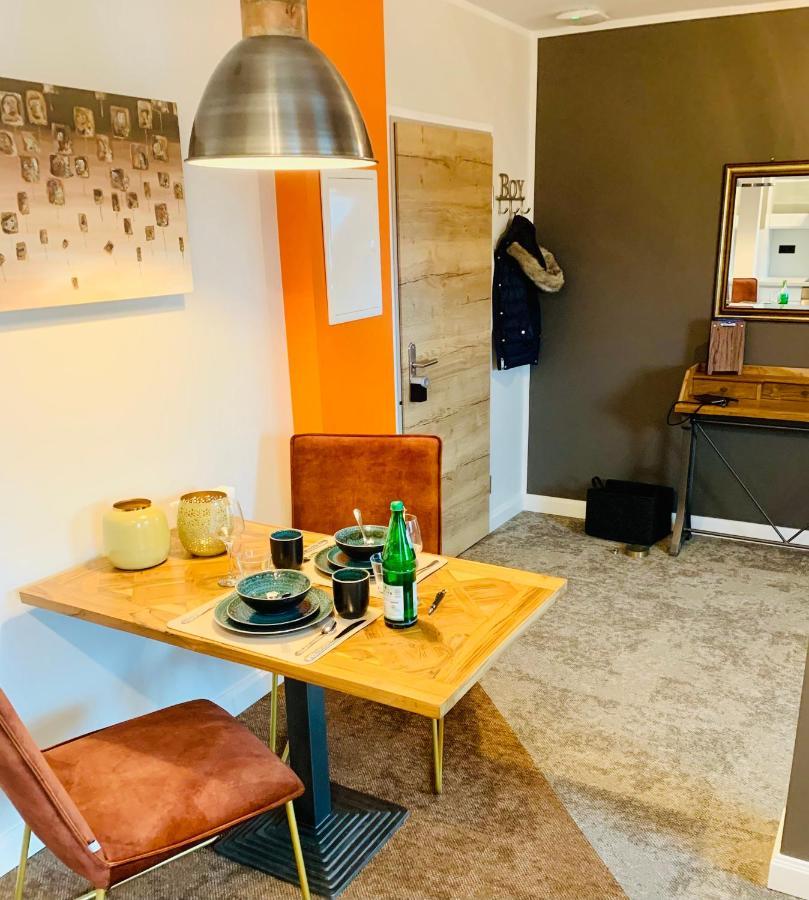 Besotel Mettmann-Schicke Fewo Oder Apartments Naehe Golfplatz Gruiten Und Neandertal Mit Glasfaser Wlan Und Parkplatz-Viele Schlafzimmer Mit Bad En Suite Экстерьер фото