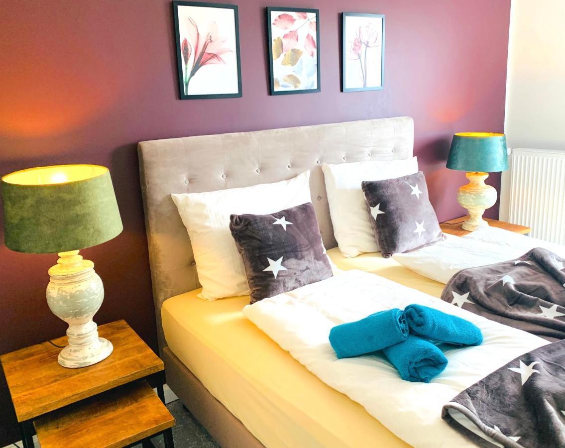 Besotel Mettmann-Schicke Fewo Oder Apartments Naehe Golfplatz Gruiten Und Neandertal Mit Glasfaser Wlan Und Parkplatz-Viele Schlafzimmer Mit Bad En Suite Экстерьер фото